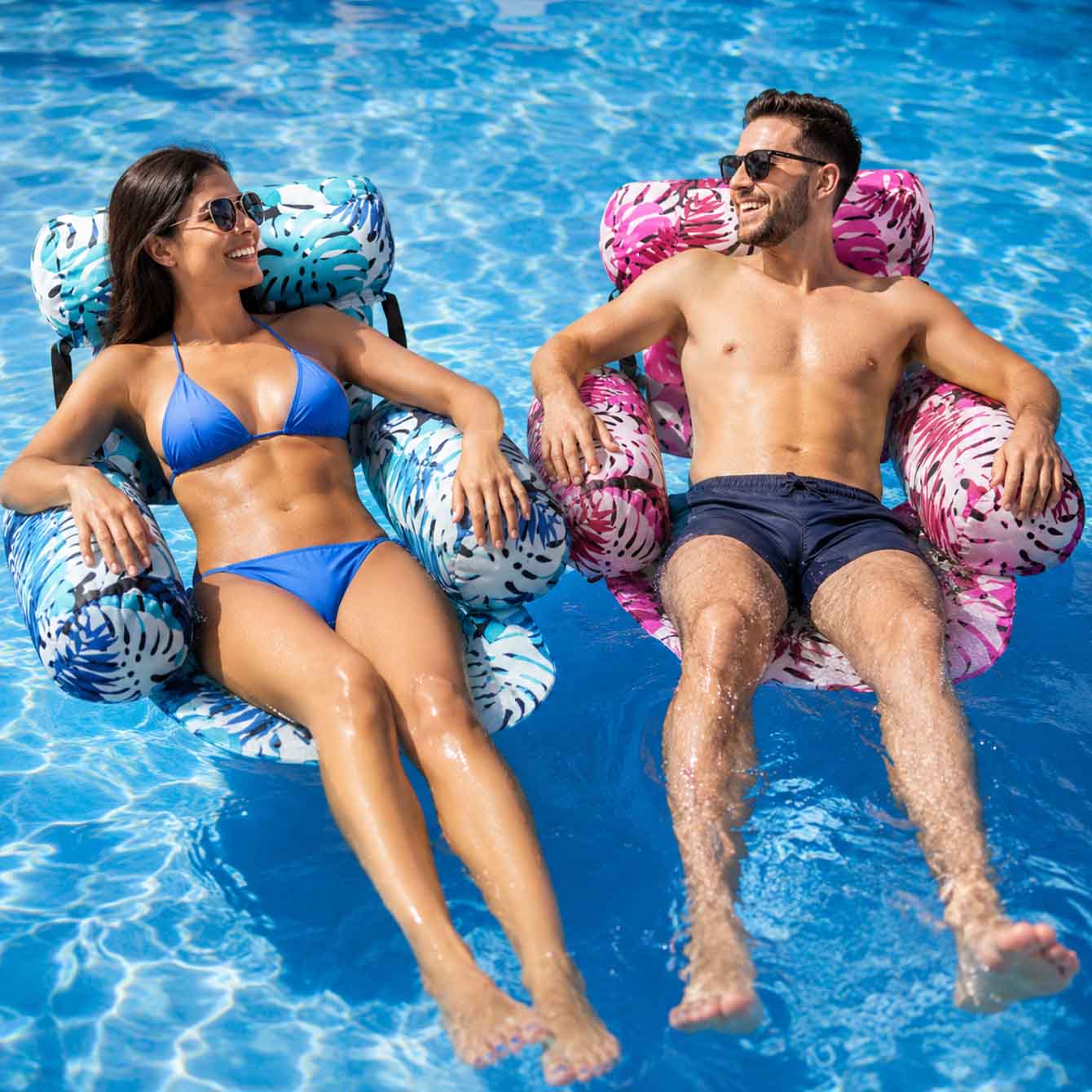 Pool Lounger Inflatable - เก้าอี้ลอยน้ำเป่าลม 1 ชิ้น สำหรับผู้ใหญ่ พร้อมพนักพิงศีรษะและที่วางแขน เหมาะสำหรับสระว่ายน้ำ
